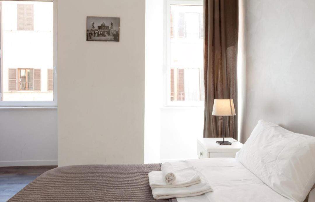 Hotel Infinity Castle Roma Esterno foto